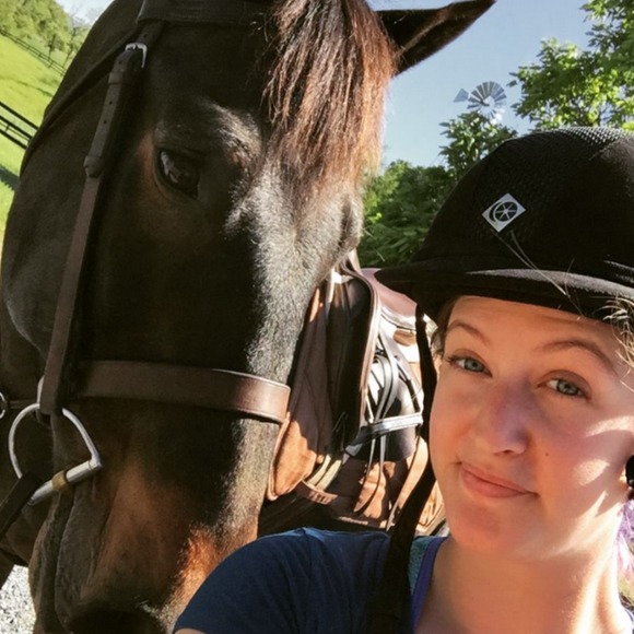 Meet your Posher, Lindsey - Picture 1 of 1